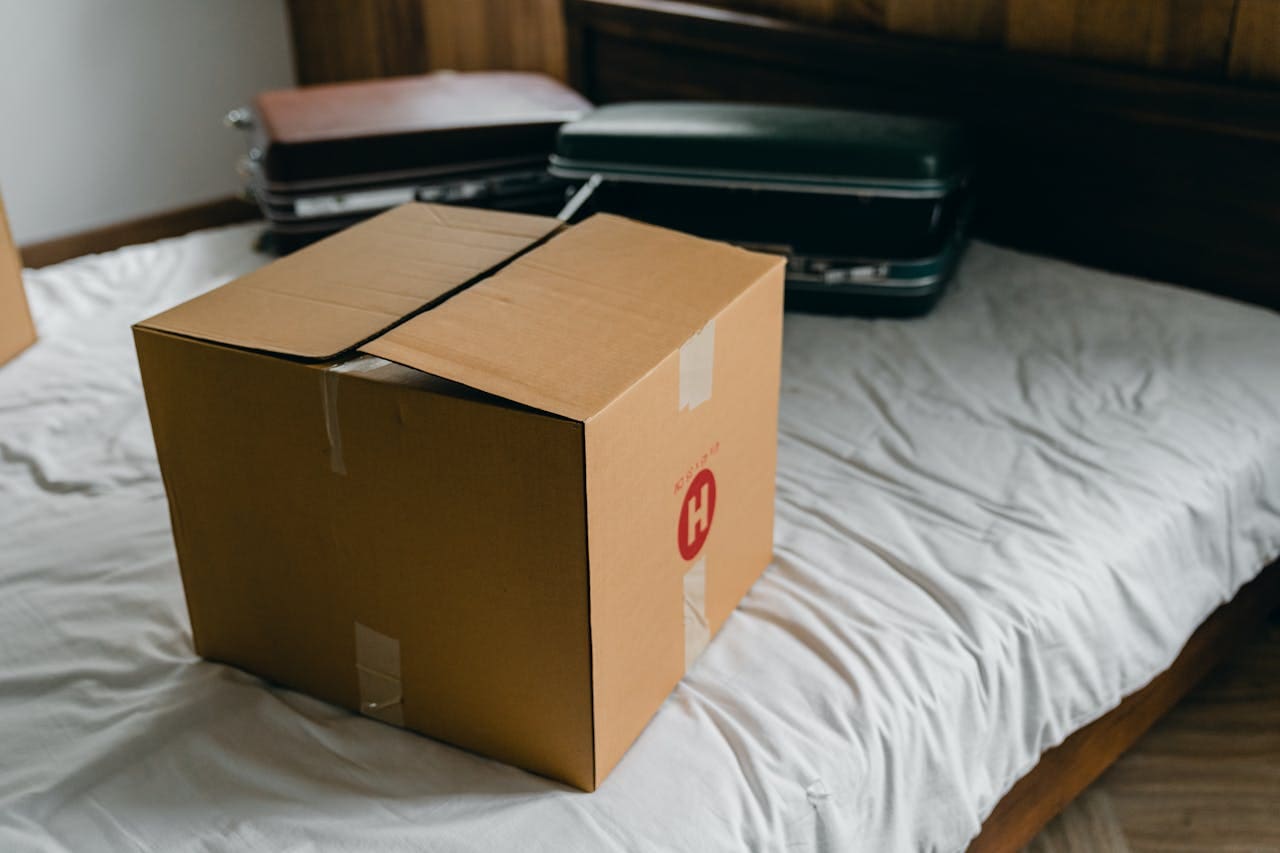 Sell, Keep, Ship, or Donate: What to Do With Your Stuff When You Move&nbsp;Abroad